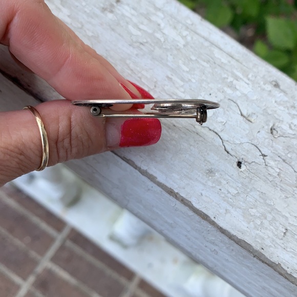 Vintage Sterling Silver Curved Flower Brooch - Picture 14 of 17